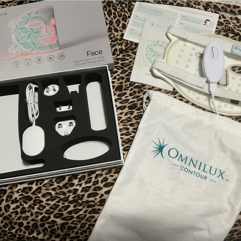 Contour LED Face Mask - White